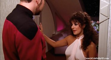 sex gái xinh mông to Tài xế Xe sex gái vú to Buýt Sofia Lee cung cấp cho hành khách.